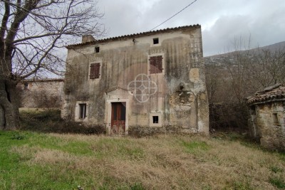 Steinhäuser am Fuße des Učka-Gebirges # Ruinen zur Renovierung – Ostistrien ​