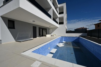 Istra, Novigrad - stan u novogradnji s bazenom