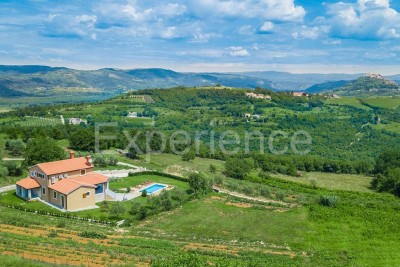 ATTRAENTE! Terreno edificabile con VISTA APERTA SU MONTONA