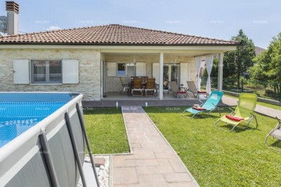 Labin – Uređena prizemnica s bazenom