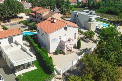 Samostojeća kuća sa 4 stana, Funtana