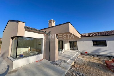 Okolica Labina, novosagrađena moderna prizemnica, 137 m2, 3SS