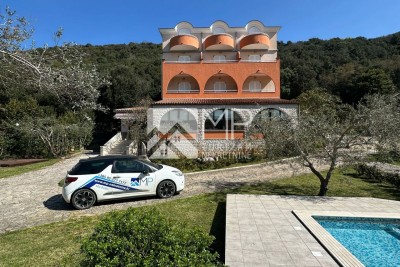 Istra, Krnica, novoobnovljeni obiteljski hotel s pogledom na more