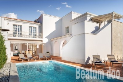 Luksuzna villa sa pogledom na more,opremljena sa visokokvalitetnim namještajem,Vabriga