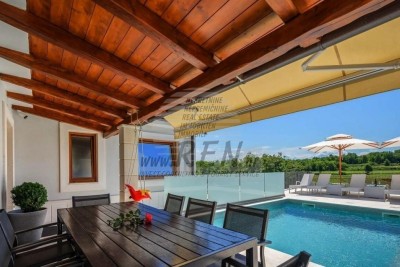 House with swimming pool near Brtonigla