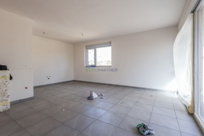 Moderno appartamento con 3 camere da letto, Parenzo, a 4 km dal mare