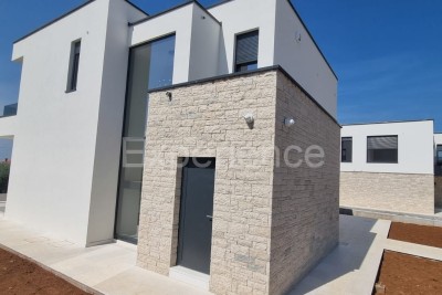 U okolici Poreča - novosagrađena moderna vila sa bazenom!