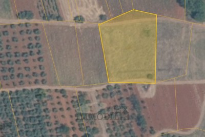 Agricultural land near Poreč, 2356 m2