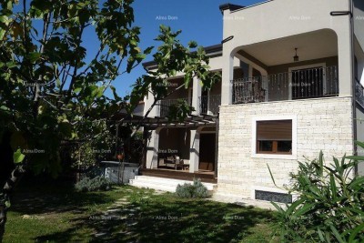 Grande e bella casa in vendita a Umago