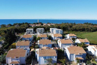 Casa bifamiliare a Bašanija – 350 m dal mare