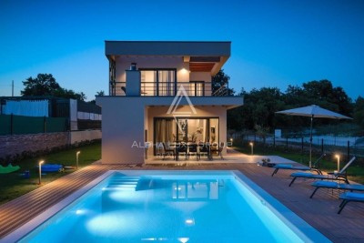 Istria, Svetvinčenat - Newly constructed villa with heated pool
