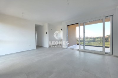 Stan u kvalitetnoj novogradnji u Vabrigi, Tar