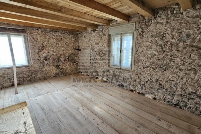 Steinhaus in der Nähe von Novigrad