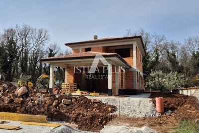 Istra, Poreč 6 km - Prekrasna vila u mediteranskom stilu s bazenom,mirna lokacija - slijepa ulica i rub građevinske zone!! - u izgradnji