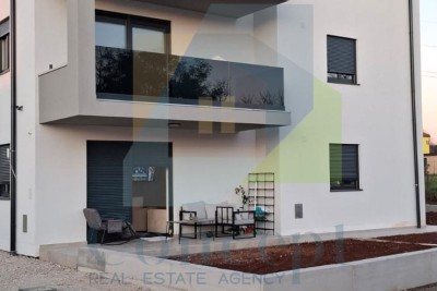 Umag, Surroundings, Spacious Apartment on the Second Floor with Sea View, 2 km from the Sea