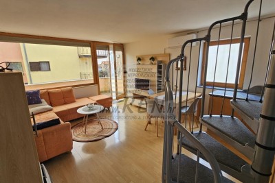 Dvoetažni stan s pogledom na more