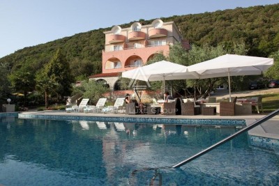 Hotel s bazenom i pogledom na more, Istra, Pula