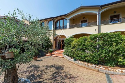 Atraktivan hotel i pansion, Istra, Novigrad