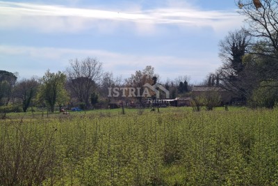 Bellissimo terreno edificabile per la realizzazione di una villa unifamiliare con piscina