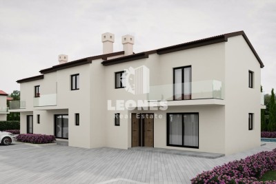 Casa a schiera con piscina vicino a Kaštel