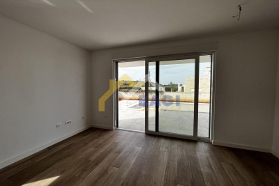 VOLME - luksuzan stan sa 200m2 dvorišta!