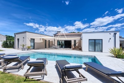 Istrien, Vodnjan: Elegante villa mit beheiztem pool