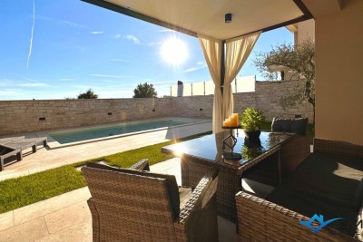 Schönes Haus mit Pool und Meerblick - Novigrad