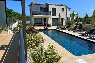 Villa di lusso in una posizione tranquilla, vicino a Parenzo