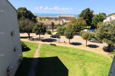 Prodaje se 3-sobni stan sa pogledom na more, na vrhunskoj lokaciji u Poreču blizina Picala.