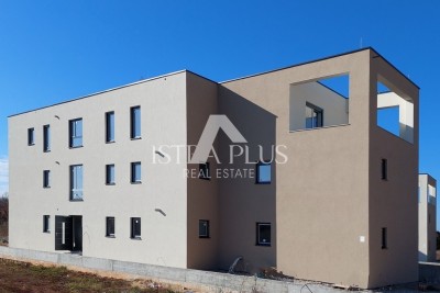 Poreč, Wohnung von 91 m², 1. Stock, ca. 800 m vom Meer entfernt (Luftlinie)