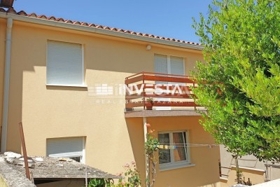 Pula, Vidikovac, zanimljiva kuća na odličnoj poziciji