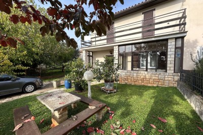 UMAG, OKOLICA, DVOJNA KUĆA SAMO 2 KM OD MORA