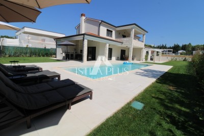 Luxusvilla mit Pool, 2 km vom Meer entfernt - Poreč