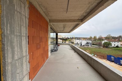 Penthouse zu verkaufen in Poreč – Luxus, Terrasse, 3 km vom Meer entfernt - in Gebäude