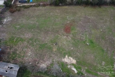 2 building plots for sale near the center and with a view of the sea in Brtonigla