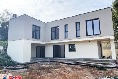 ISTRIA, LABIN, MODERN NEW BUILDING WITH SWIMMING POOL