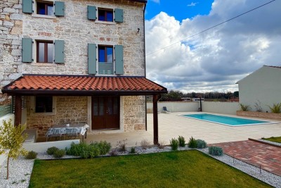 Autentična istarska kamena kuća s bazenom i pogledom na more – na prodaju, okolica Poreča