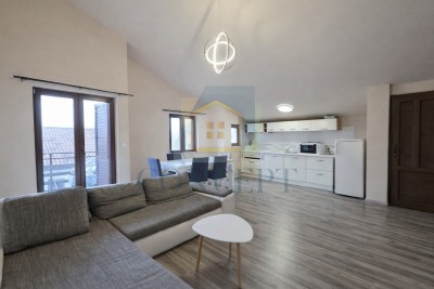 Poreč, Funtana, Ampio appartamento con due camere da letto, a 400 m dal mare