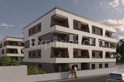 ISTRIA, Parenzo - cca. 1.300 m m dal mare, appartamento al piano terra dell'edificio