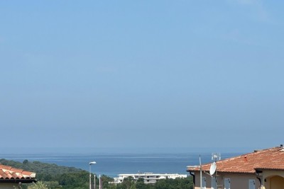 Apartma s strešno teraso in pogledom na morje, Vabriga, Istra