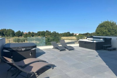 FUNTANA, PRODAJE SE TROSOBAN STAN NA 1.KATU SA TERASOM OD 70 M2, TOP LOKACIJA