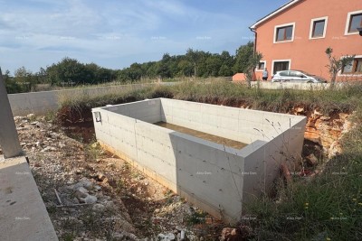 Prodaje se prizemnica sa bazenom- trenutno roh bau faza, Sveti Petar u Šumi- blizina Pazina!