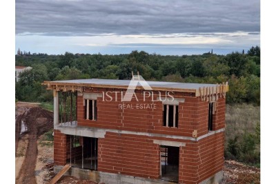 Istra Poreč, okolica - Samostojna hiša z bazenom v Rohbau fazi