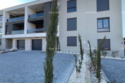 Prodaja! Stan u novogradnji s 3 spavaće sobe i dva parkirna mjesta, Pula, Valdebek! Z21-S4