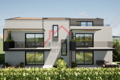 Istrien, Poreč – Neubau mit Aussicht, erster Stock, moderne Wohnung mit 2 Schlafzimmern und zwei Terrassen - in Gebäude