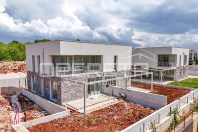 Istra, Novigrad okolica-četverosobni stan s pogledom na more