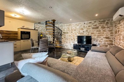 Istra, Sveta Nedjelja, Renovirana kamena kuća