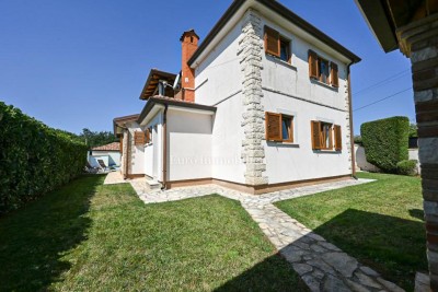 Vižinada, samostojeća kuća s bazenom