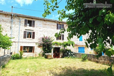 Poreč, tradicionalna istrska kamnita vrstna hiša, obnovljena