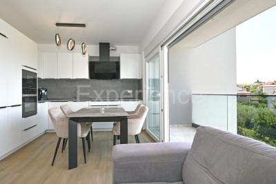 ISTRA, Tar - trosoban stan u novogradnji s POGLEDOM NA MORE